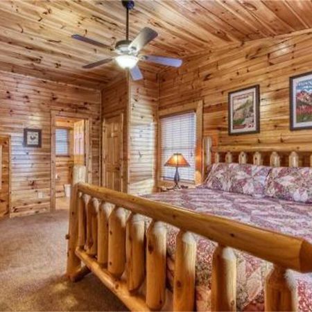 Dreams Come True With This Luxury Cabin! Гетлинбург Екстериор снимка