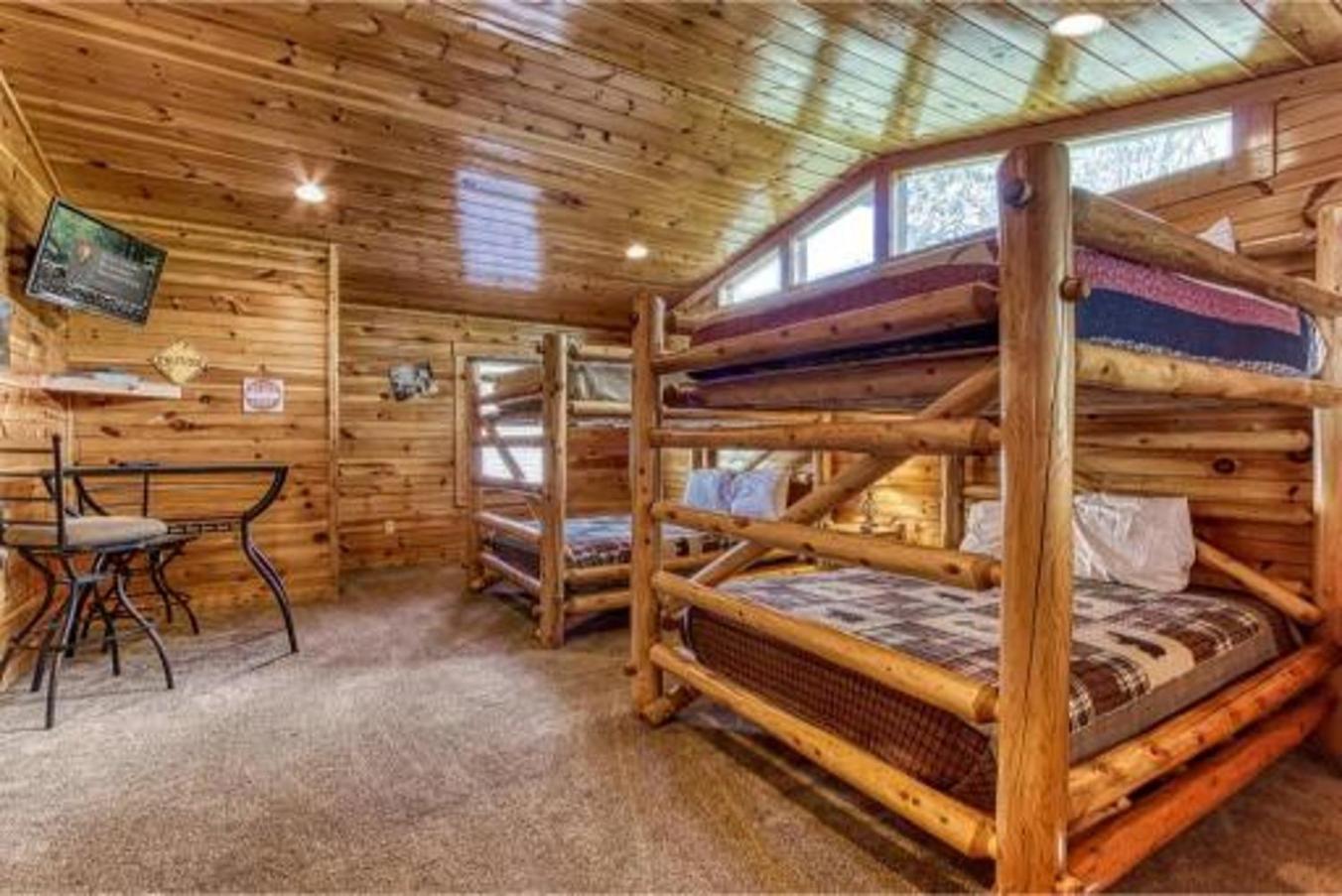 Dreams Come True With This Luxury Cabin! Гетлинбург Екстериор снимка