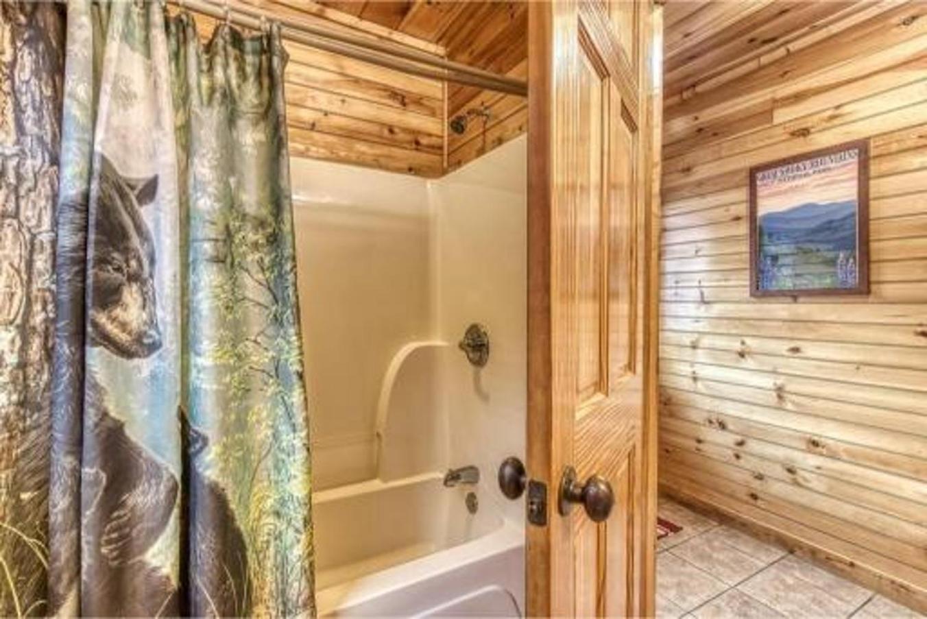 Dreams Come True With This Luxury Cabin! Гетлинбург Екстериор снимка