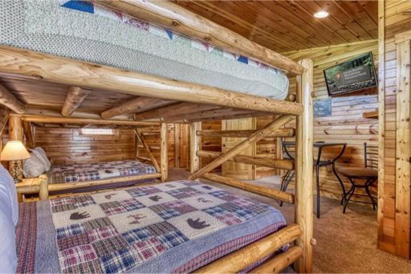 Dreams Come True With This Luxury Cabin! Гетлинбург Екстериор снимка
