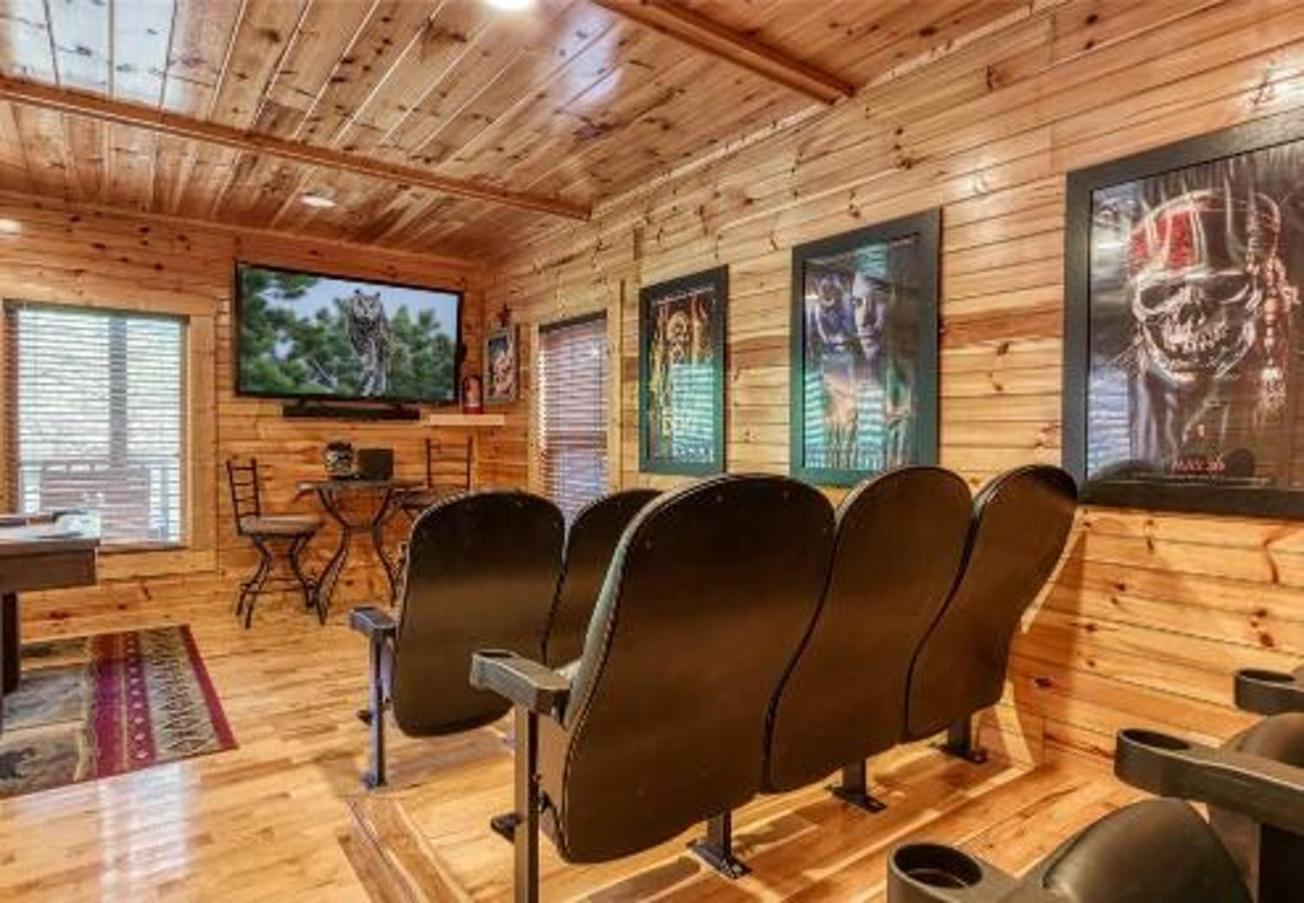 Dreams Come True With This Luxury Cabin! Гетлинбург Екстериор снимка