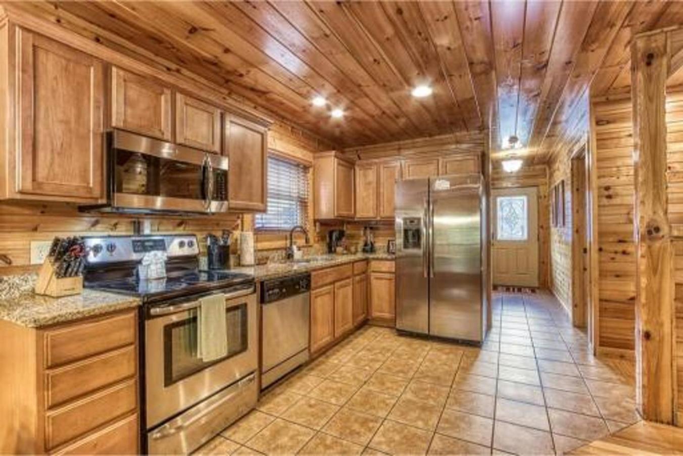 Dreams Come True With This Luxury Cabin! Гетлинбург Екстериор снимка